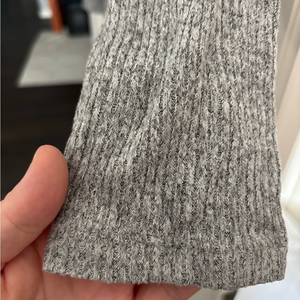 Gray Ribbed Sweater - Picture 4 of 4
